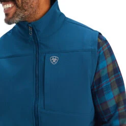 Ariat Ariat Men's Majolica Blue Logo 2.0 Softshell Vest C4 -Ariat Store ariat ariat mens majolica blue logo 20 softshell v 1