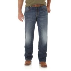 Wrangler Men's Retro Relaxed Bootcut Jeans